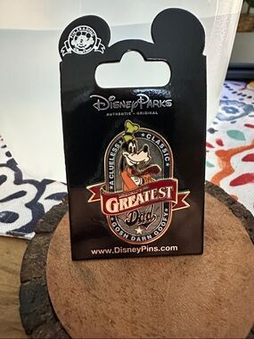 Disney Goofy 'Greatest Dad' Enamel Pin - Black, Red, Gold